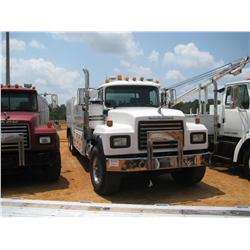 2001 MACK RD688S T/A FUEL & LUBE TRUCK