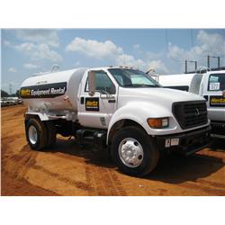 2001 FORD F SERIES S/A WATER TRUCK