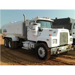 1986 MACK RS688 T/A WATER TRUCK