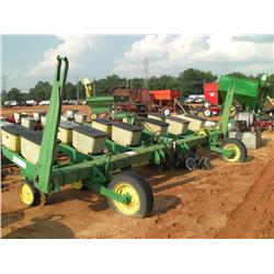 JOHN DEERE 6 ROW PLANTER