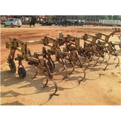4 ROW CULTIVATOR