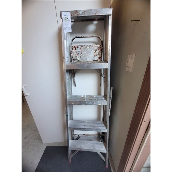 Aluminum Step Ladder