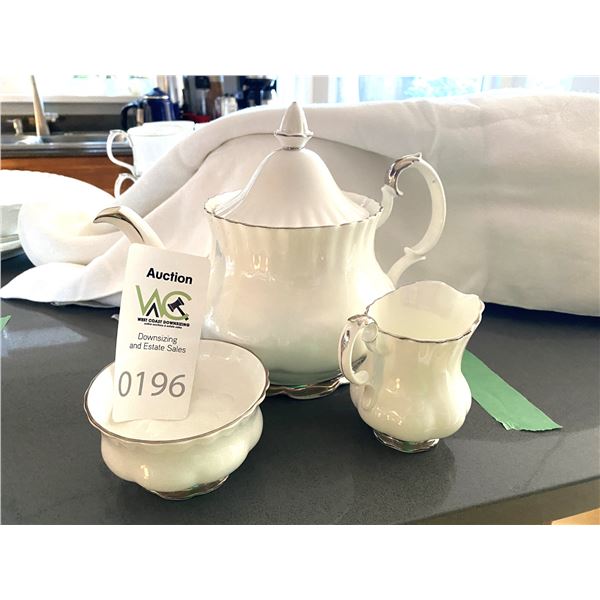 Royal Albert 'Chantilly' Pattern