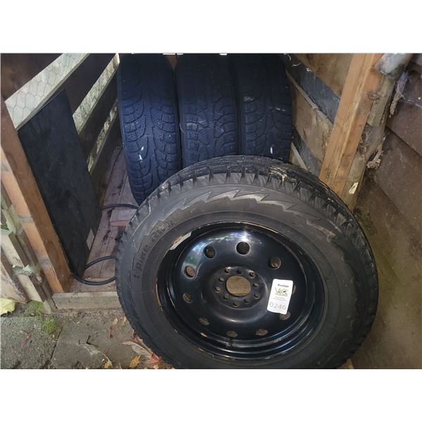 4 x Hankook 225/65  R16 Snow Tires C