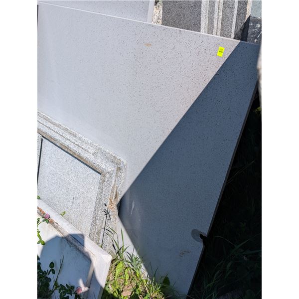 ONSITE: GRAY GRANITE SLAB