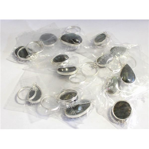 LOT OF 15 PENDANTS