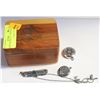 Image 1 : EAGLE CARVED BOX + 3 PENDANTS