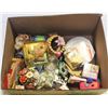 Image 1 : BOX MISC VINTAGE ITEMS