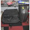 Image 1 : VINTAGE LUGGAGE SET WITH SUIT COVER