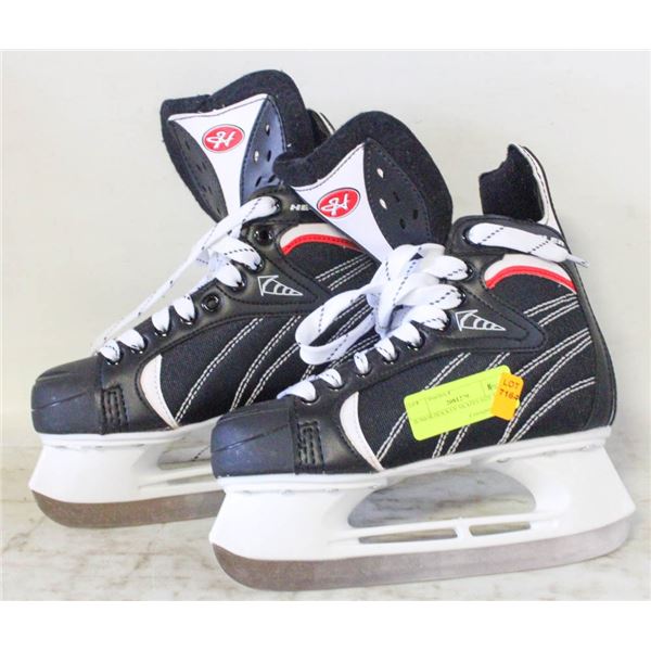 JUNIOR HOCKEY SKATES SIZE J4