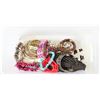 Image 1 : FLAT OF BRACELETS