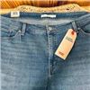Image 1 : NEW LEVIS CLASSIC STRAIGHT MID RISE 24W l