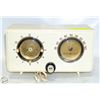 Image 1 : GE MODEL 509 CLOCK RADIO 1950 WORKING