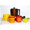 Image 1 : VINTAGE COFFEE PERCOLATOR ELECTRIC, CUPS & CITRUS