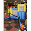 Image 2 : CHILDRENS INFLATABLE 3 SLIDE BOUNCY CASTLE + PUMP