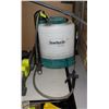 Image 1 : BACK PACK CHEMICAL SPRAYER *NEEDS NEW SPRAY TIP*