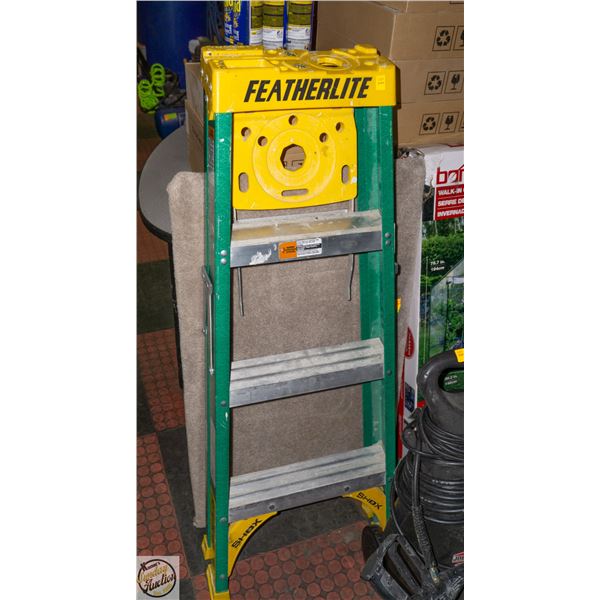4FT FEATHERLITE LADDER