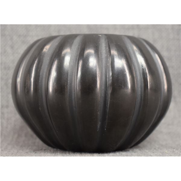 SANTA CLARA POTTERY BOWL ( ANGELA BACA )