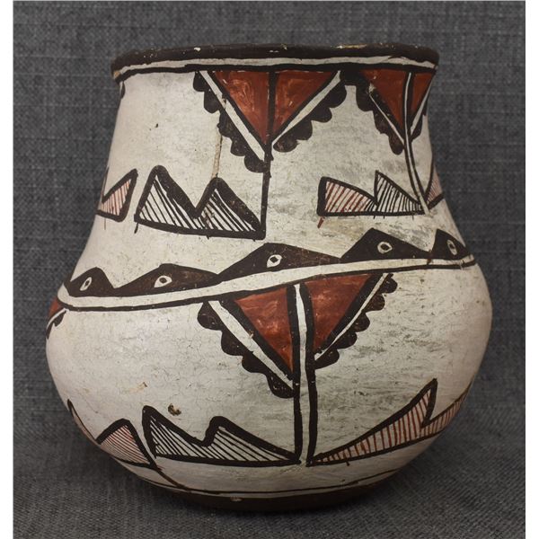 ZUNI POTTERY VASE