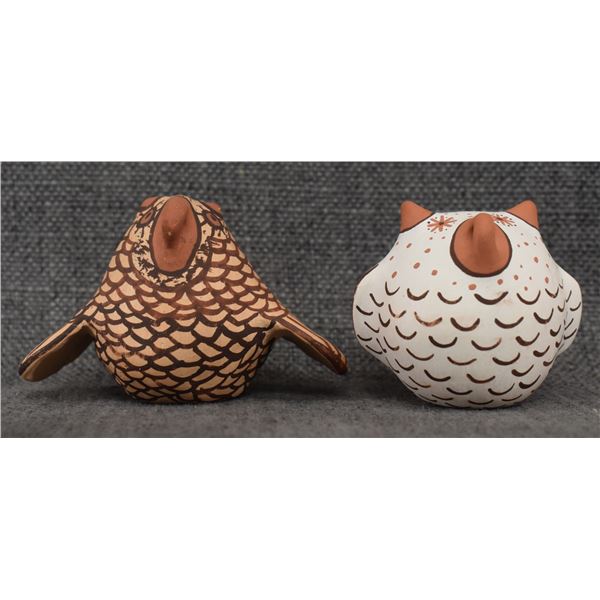 TWO ZUNI POTTERY OWLS (AGNES PEYNETSA, MACK NASTAOO)