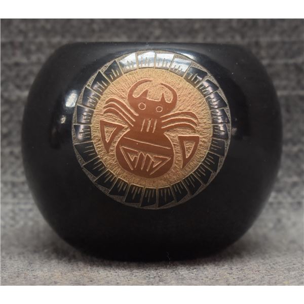 SANTA CLARA POTTERY SEED JAR (MAE TAPIA)