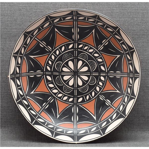 SANTO DOMINGO POTTERY BOWL (THOMAS TENORIO)