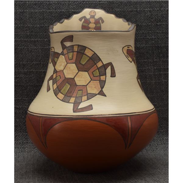 SANTA CLARA POTTERY VASE (LOIS GUTIERREZ)