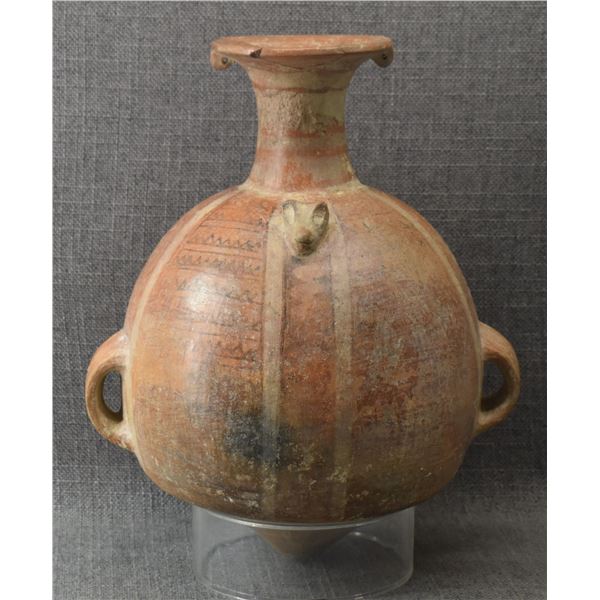 PRE COLUMBIAN POTTERY VASE.