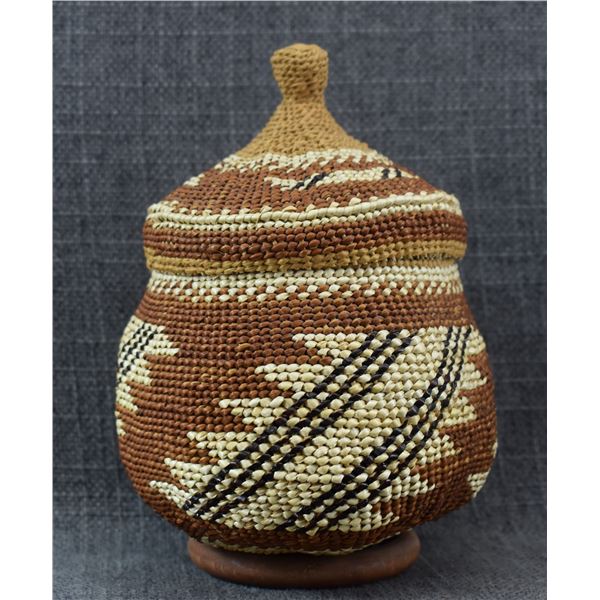 HUPA/KARUK LIDDED BASKET