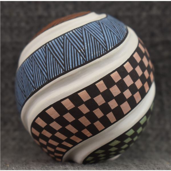 ACOMA POTTERY SEED JAR (SHARON LEWIS)