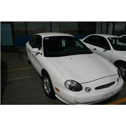 1998 FORD TAURUS 4DR WHITE G Odom: 88356 Vin: 1FAFP52U7WG258