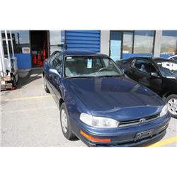 1994 TOYOTA CAMRY 4DR BLUE G Odom: 209615 Vin: 4T1GK12E6RU02