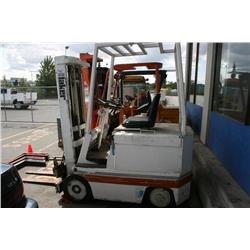 WHITE FORKLIFT