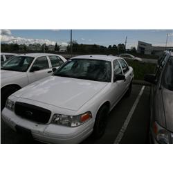 2004 FORD CR-VIC 4DR WHITE G Odom: 160128 Vin: 2FAFP71W84X15