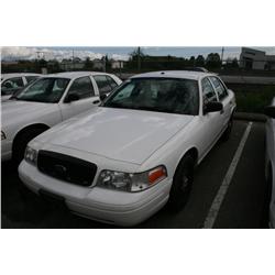 2004 FORD CR-VIC 4DR WHITE G Odom: 158228 Vin: 2FAFP71W74X16