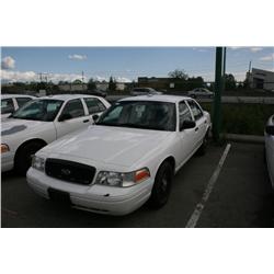 2003 FORD CR-VIC 4DR WHITE G Odom: 140067 Vin: 2FAHP71W33X18