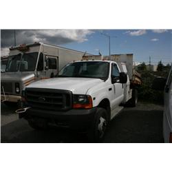 2000 FORD F550 DUMP TRUCK WHITE G Odom: 141720 Vin: 1FDAF56S