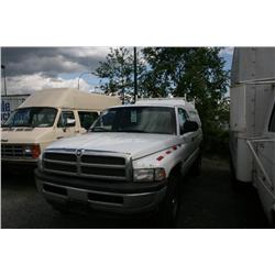 2001 DODGE RAM QUAD CAB P.U WHITE G Odom: 326564 Vin: 1B7HF1