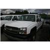 Image 1 : 2004 CHEV SILVERADO CREW CAB PU WHITE G Odom: 153565 Vin: 1G