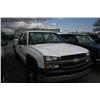 Image 2 : 2004 CHEV SILVERADO CREW CAB PU WHITE G Odom: 153565 Vin: 1G