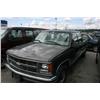 Image 2 : 2000 CHEV 3500 CREWCAB P.U GREY G Odom: 56851 Vin: 1GCGC33R4