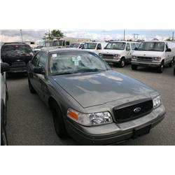 2002 FORD CR-VIC 4DR GREEN G Odom: 135097 Vin: 2FAFP71W22X14