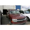 Image 1 : 2000 CHEV SUBURBAN 4DR S.U.V RED G Odom: 155085 Vin: 3GNFK16