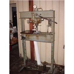 Hydraulic press, 25 ton