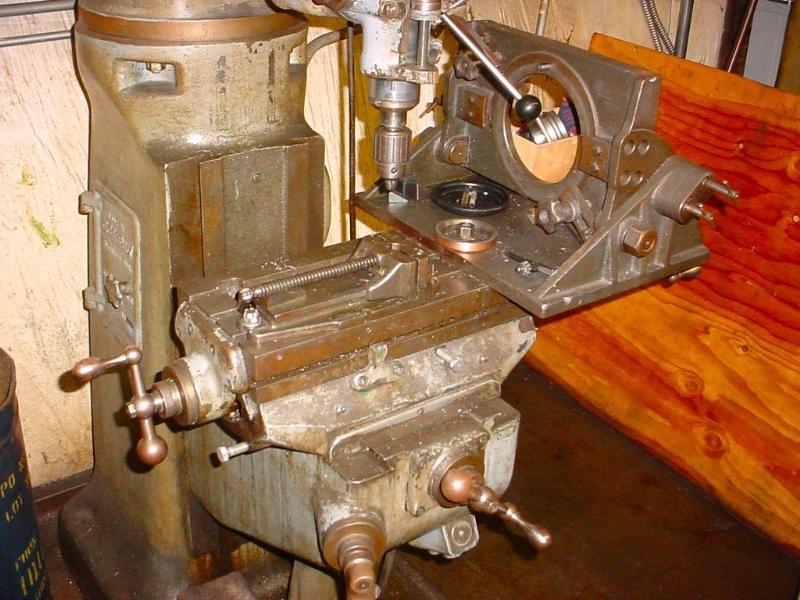 Bridgeport milling machine with cylinder base fixture
