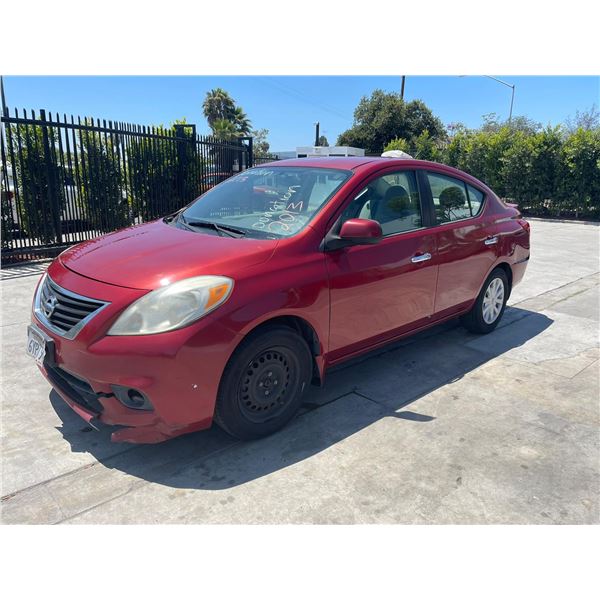 NISS VERSA  2013 T-DONATION