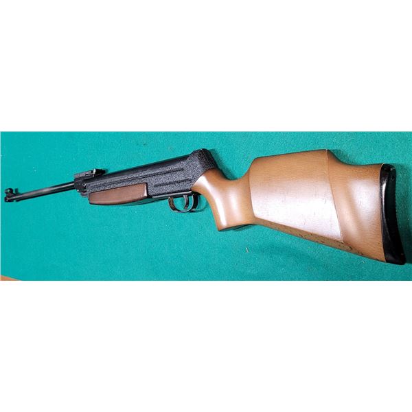 EL Gamo .177 Caliber Pellet Gun