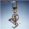 Image 2 : Louis Vuitton Monogram Flower and LV Bag Charm and Key Holder