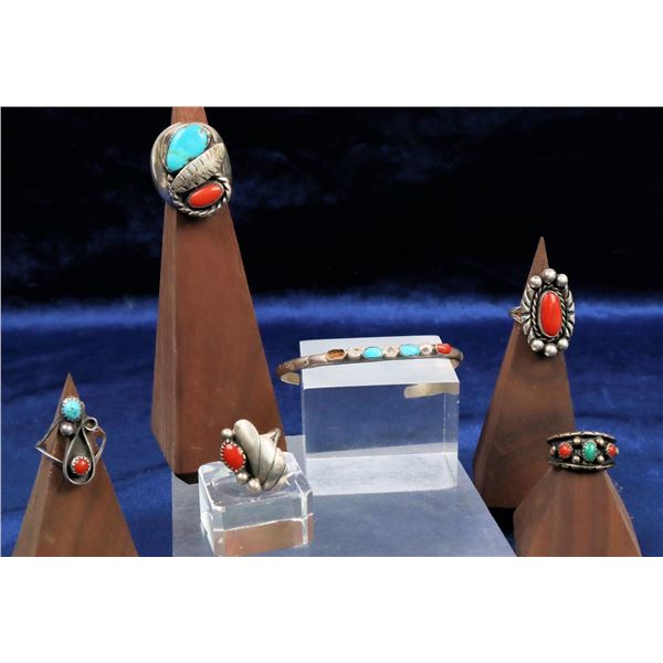 Vintage Navajo Jewelry  [124975]
