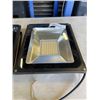 Image 2 : 3 - 11" X 9" LED YARD LIGHTS